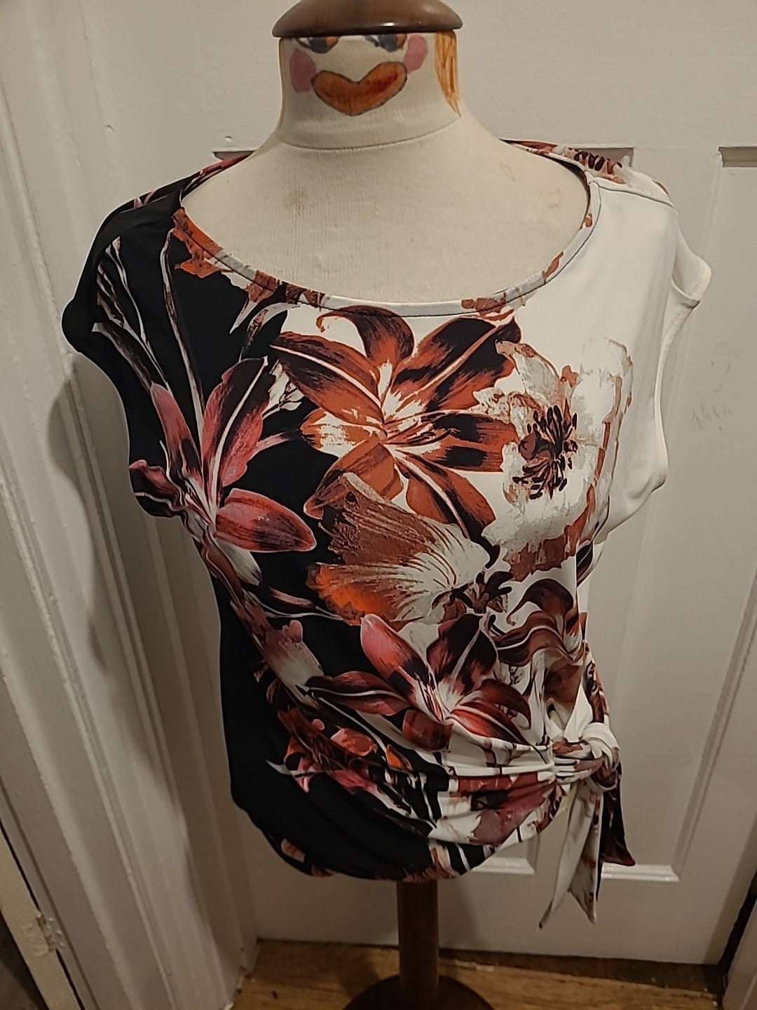 Ladies Wallis Size 14 White/Pink/Black Floral Sleeveless Blouse