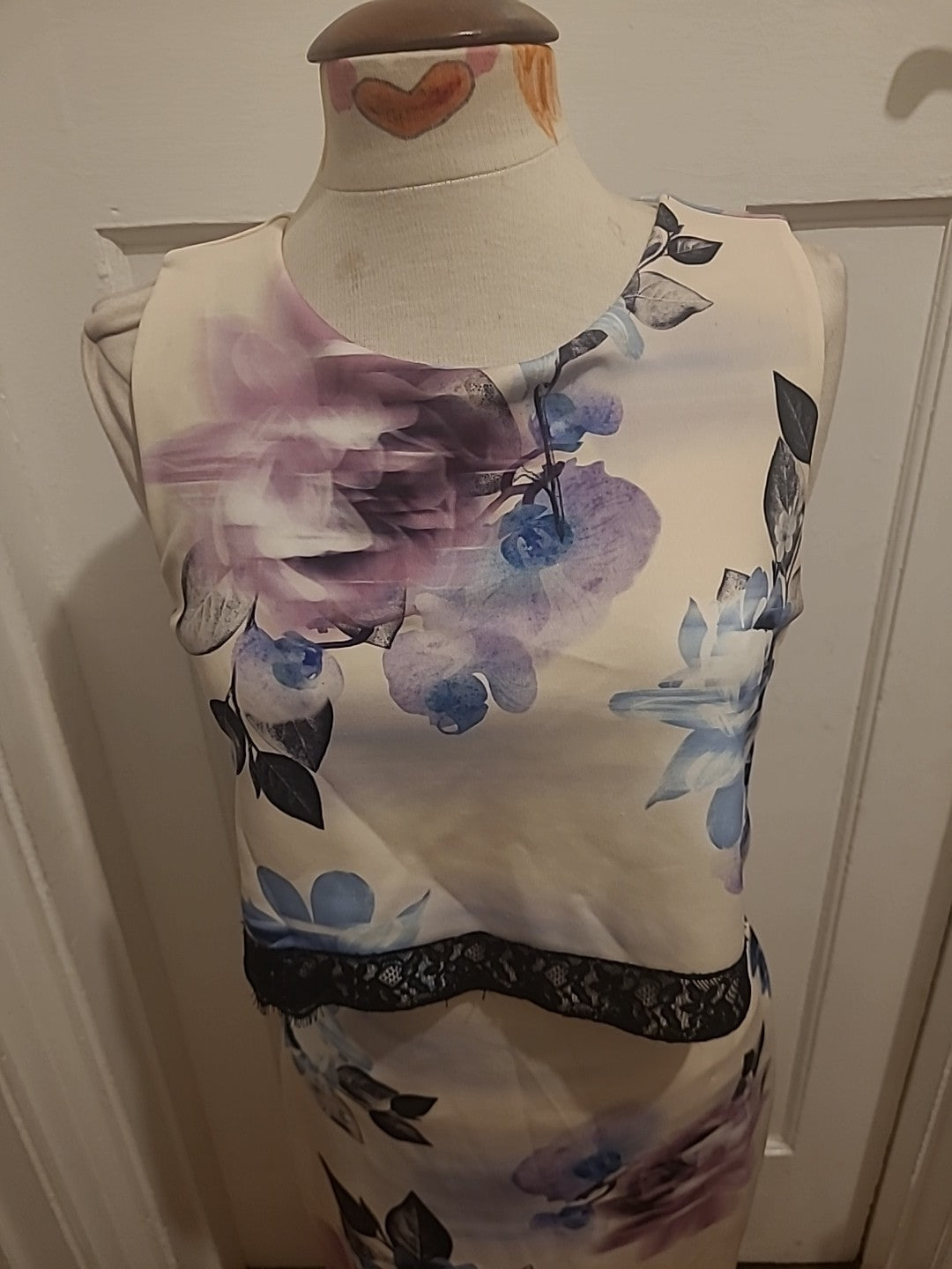 Ladies Lipsy Size 12 Multicoloured Floral Sleeveless Dress