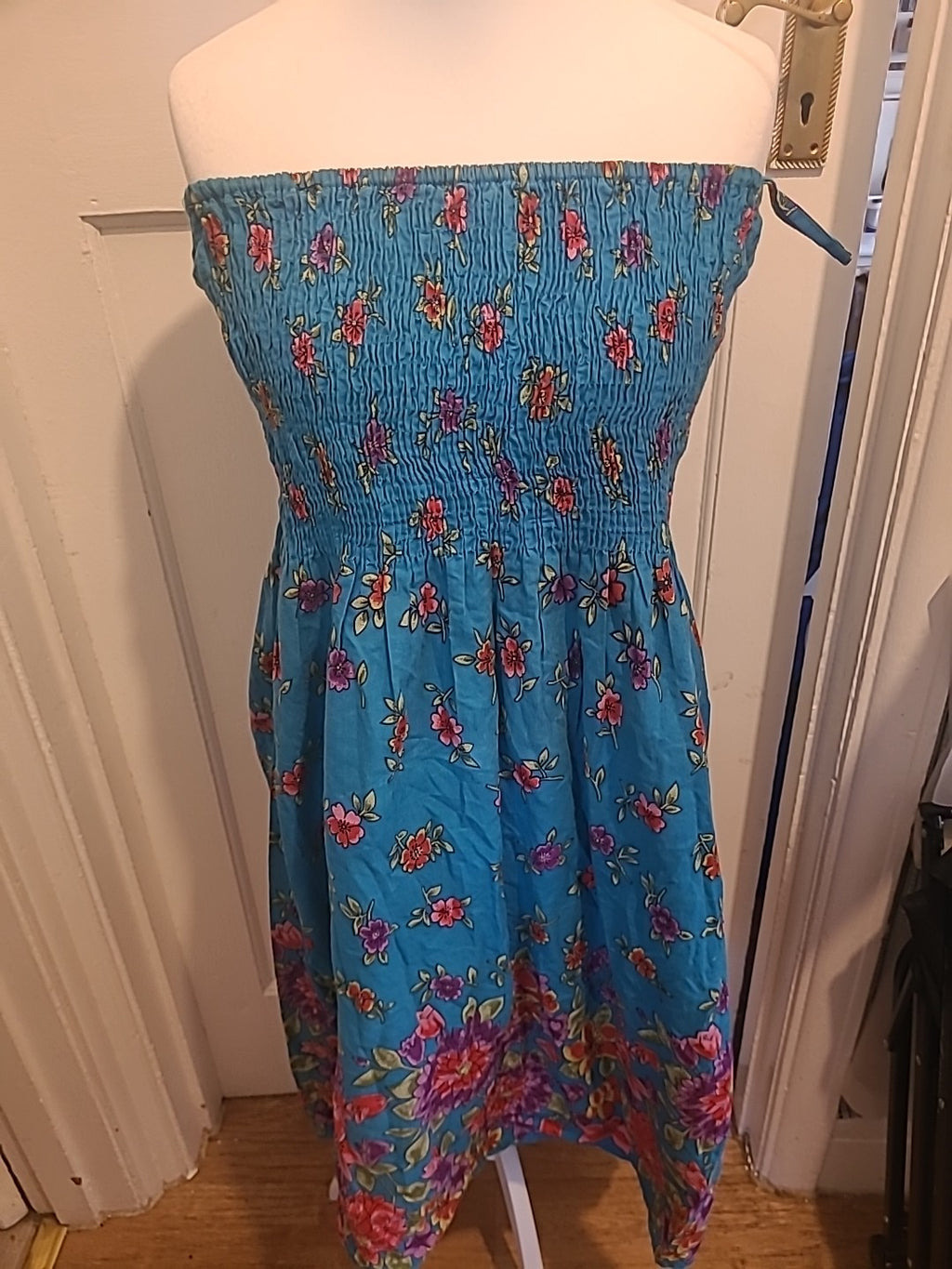 Ladies Cynthia Mehra One Size Blue Floral Sleeveless Strapless Dress