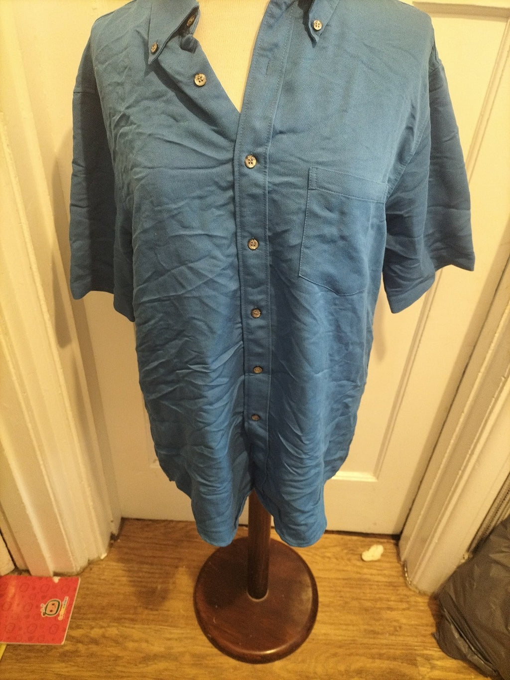 Mens Burton Size Medium Blue Short Sleeved Buttoned Shirt