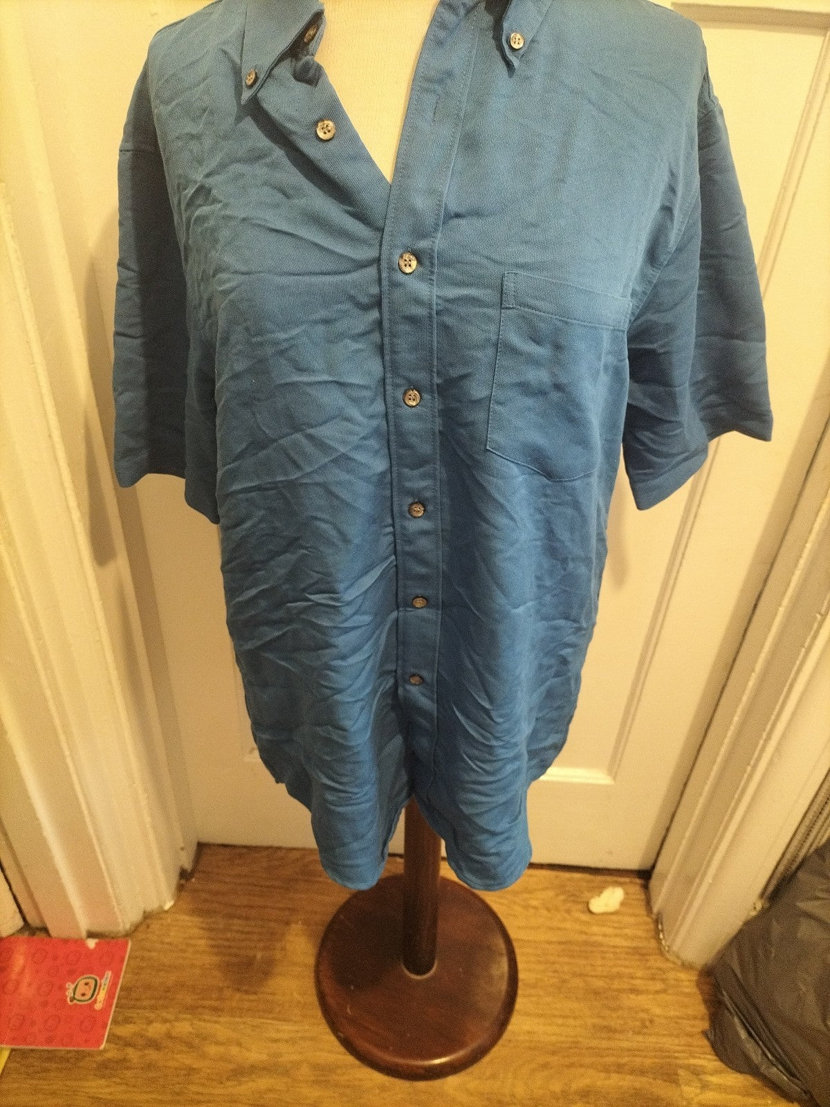 Mens Burton Size Medium Blue Short Sleeved Buttoned Shirt