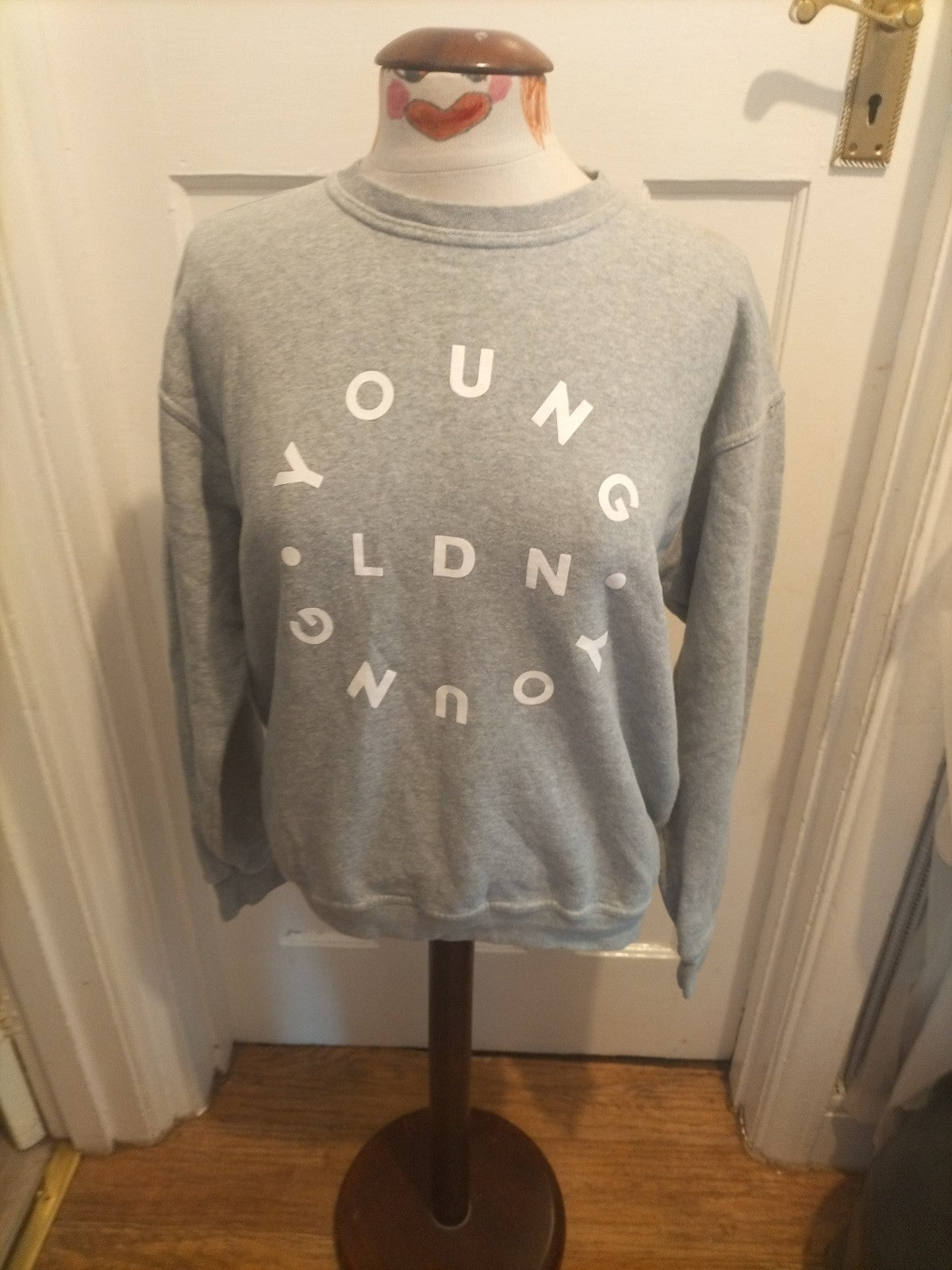 Mens Young Ones Size Small Grey Sweatshirt