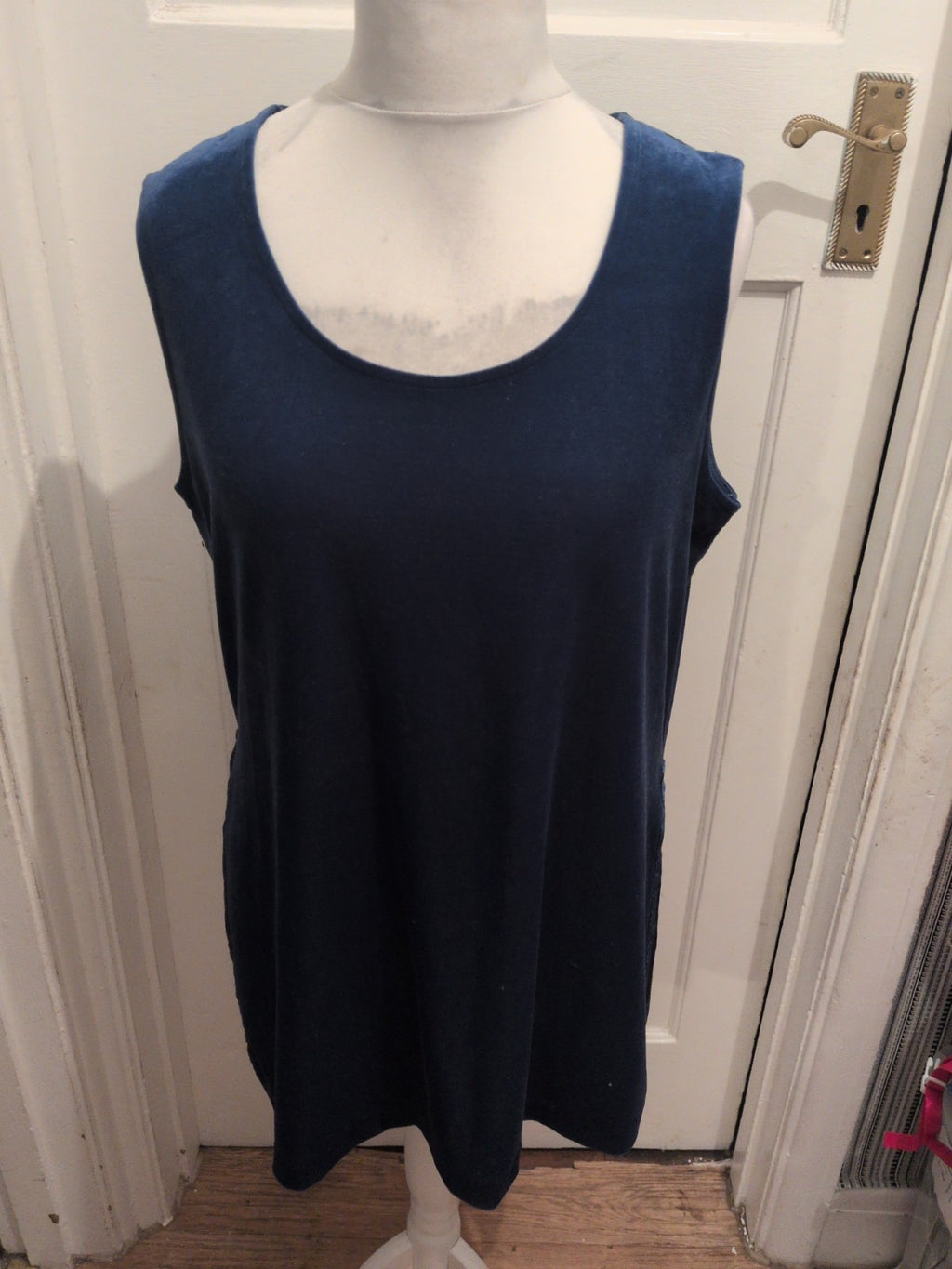 Ladies Size Large Navy Sleeveless Blouse