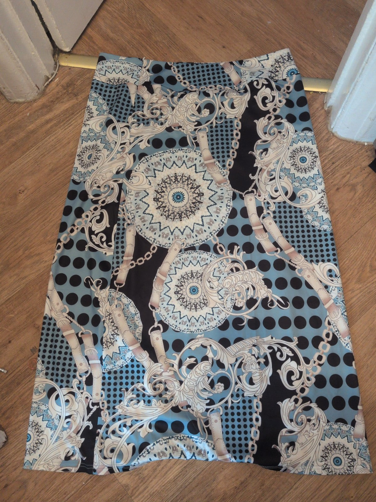 Ladies Size 3XL Blue Aztec And Chain Patterned Long Length Skirt