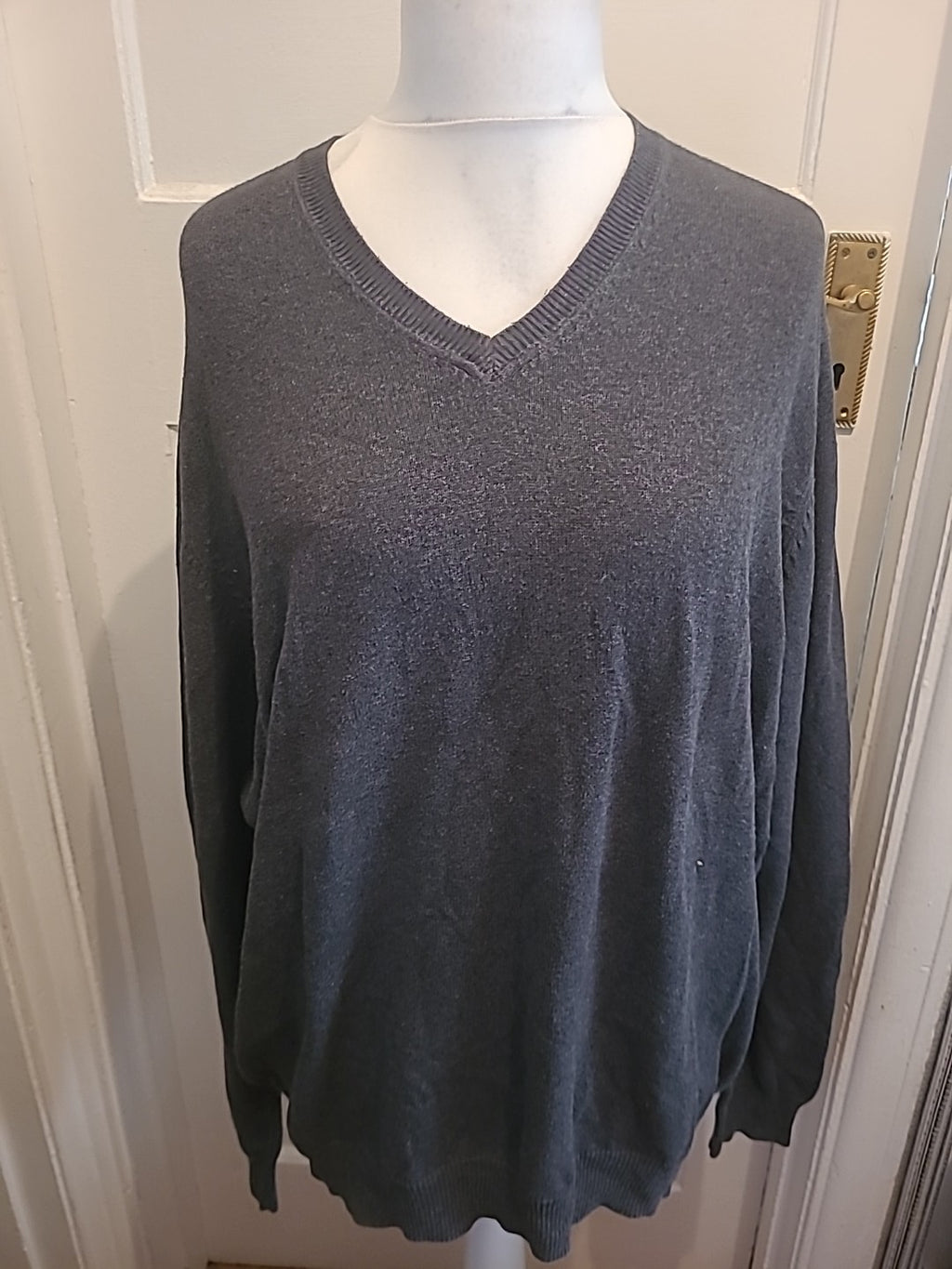 Mens M&S Size XXL Grey V Neck Long Sleeved Pullover Jumper