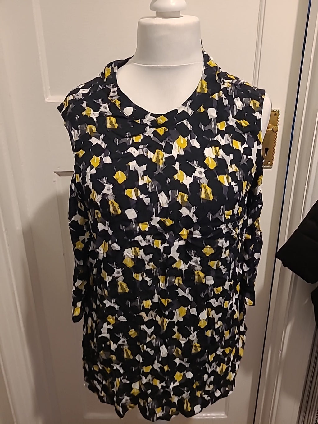Ladies Tu Size 16 Black/White And Yellow Long Sleeved Blouse
