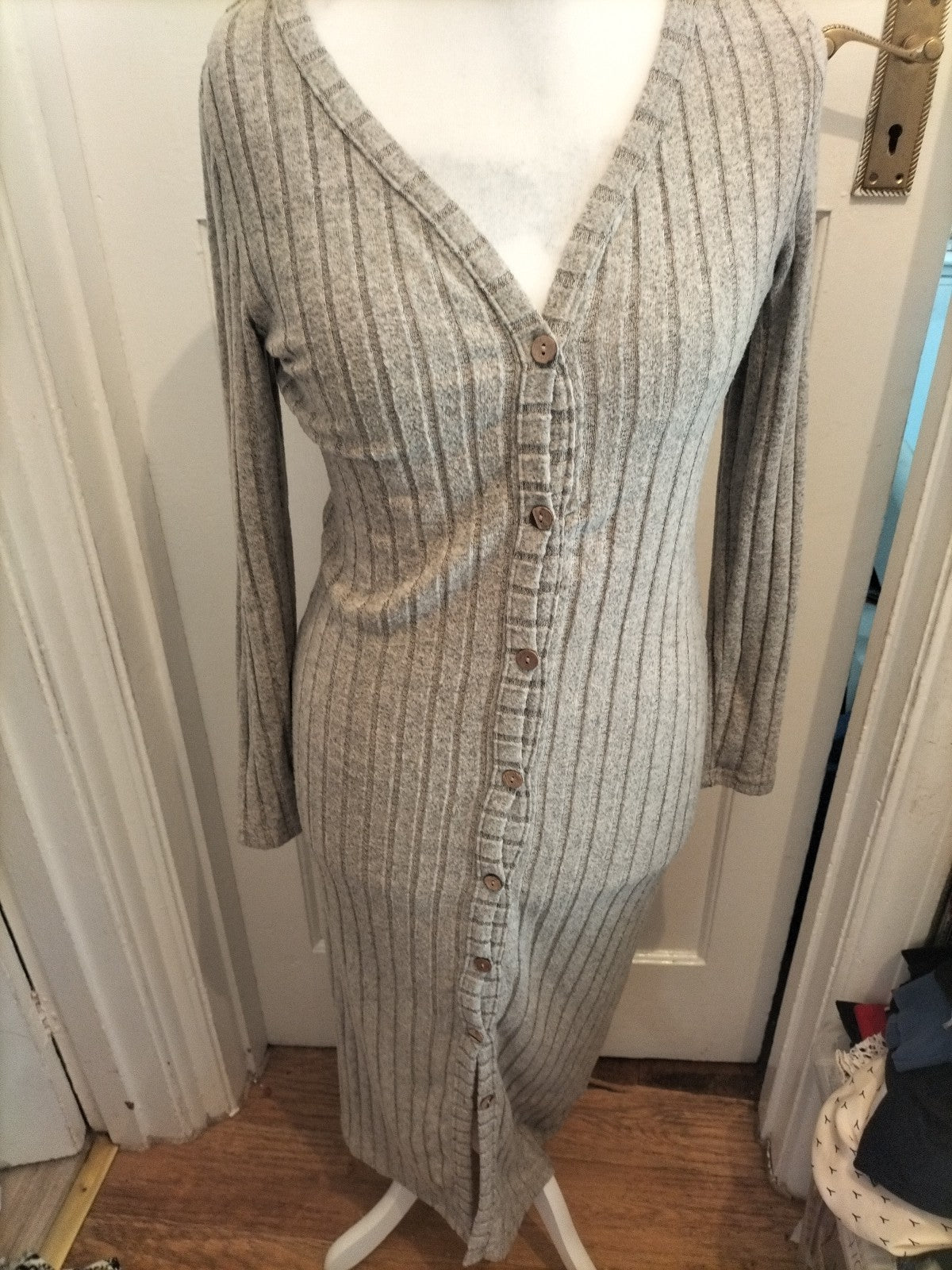 Ladies Size M Beige Ribbed Long Sleeved Buttoned Dress