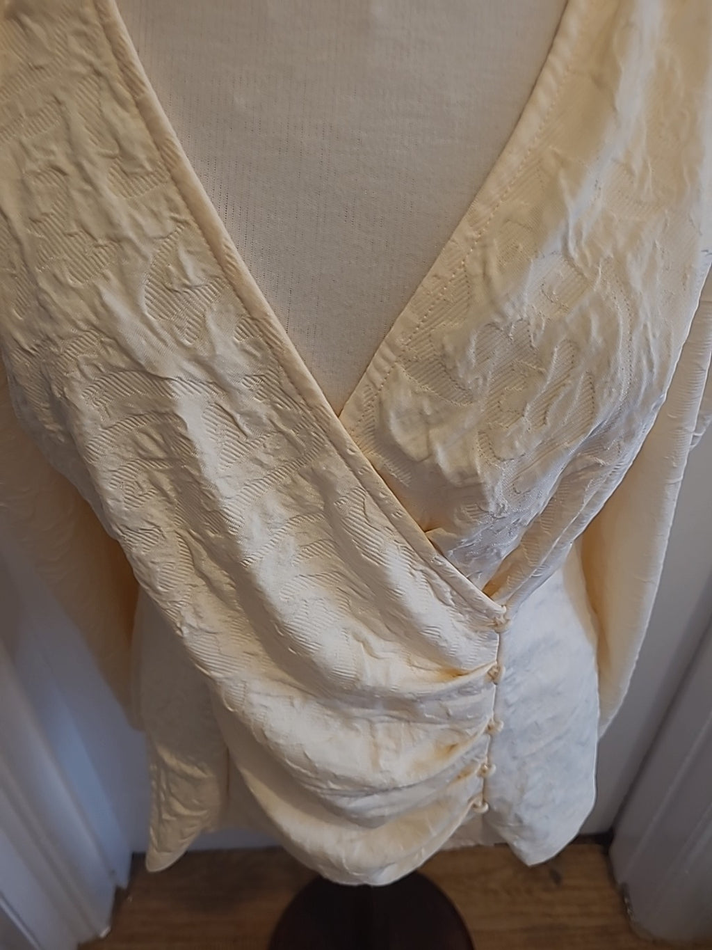 Ladies Vero Moda Size XL Very Pale Orange Long Sleeved Blouse