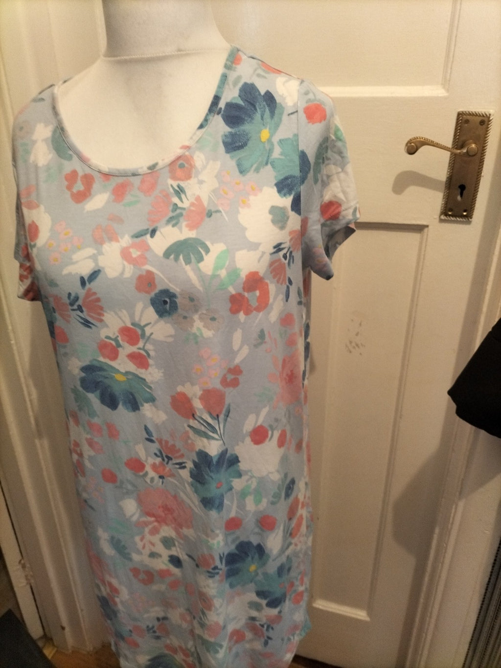 Ladies Nutmeg Size 12-14 Blue Floral Short Sleeved Nighty