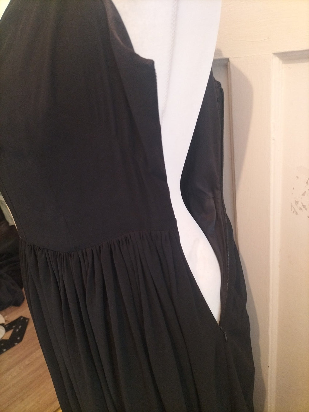 Ladies L.K.Bennett Size 12 Black Lined Sleeveless Dress