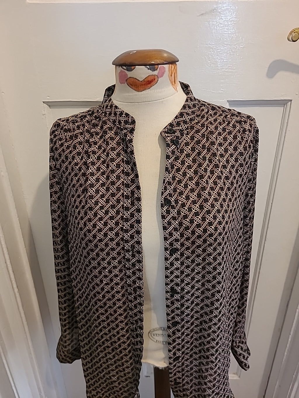 Ladies H&M Size 8 Black/Brown And Beige Patterned Buttoned Blouse