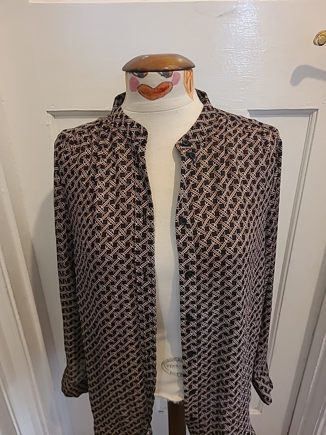 Ladies H&M Size 8 Black/Brown And Beige Patterned Buttoned Blouse