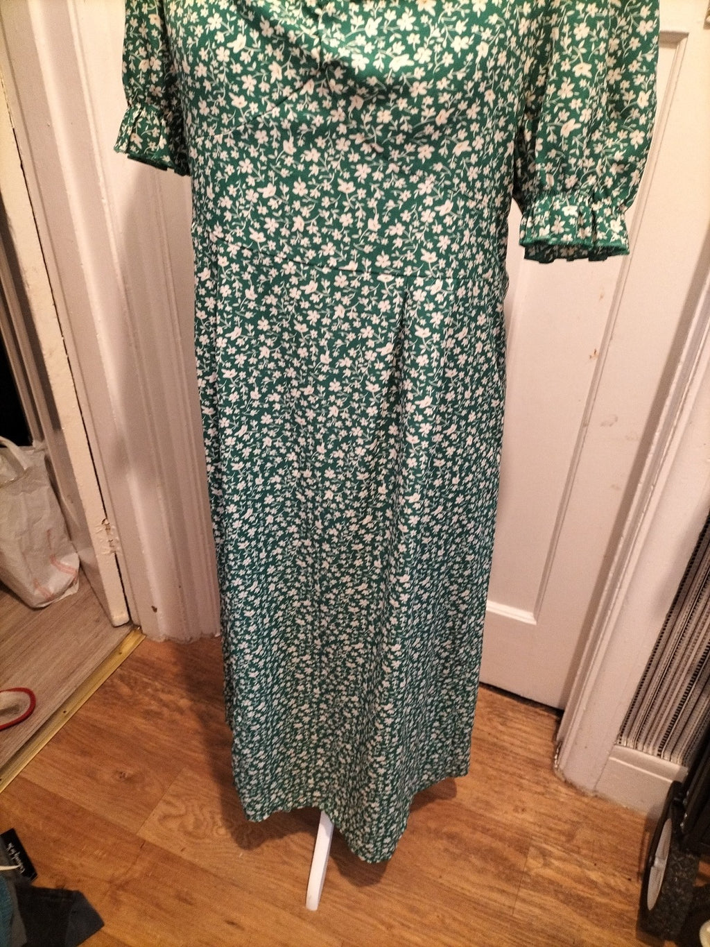 Ladies Shein Size XL Green Floral Split Hem Long Length Length Dress