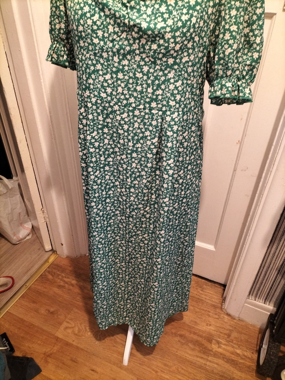 Ladies Shein Size XL Green Floral Split Hem Long Length Length Dress