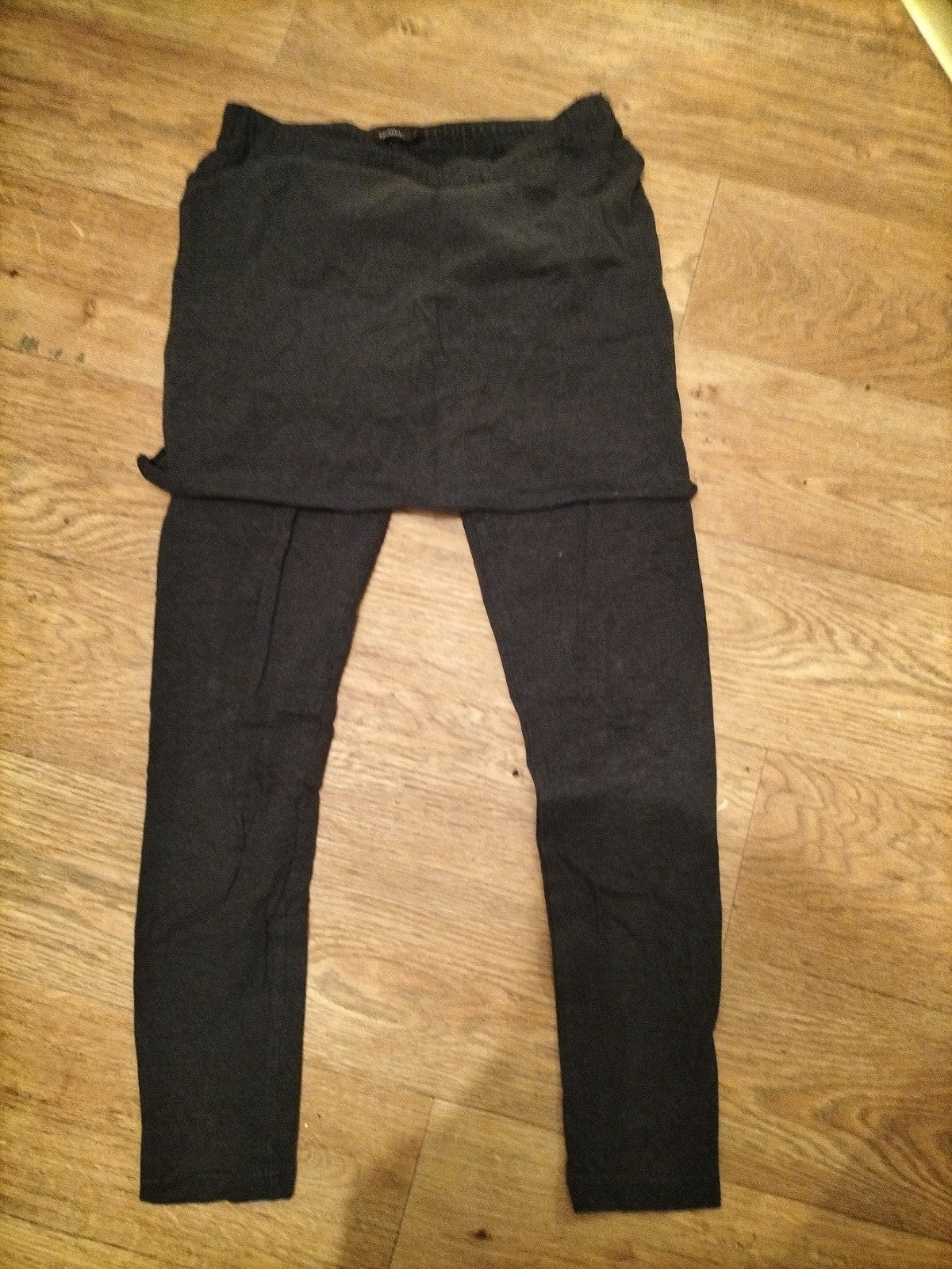 Ladies Sandwich Size XS Grey Legging With Skirt