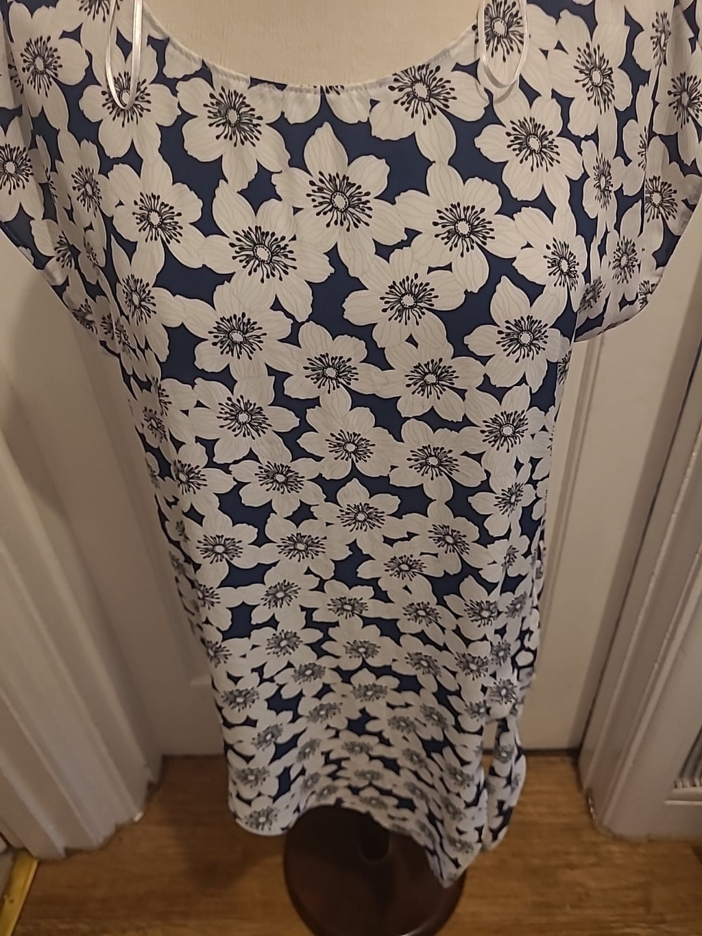 Ladies Tu Size 14 Blue White Floral Sleeveless Oversized Tshirt