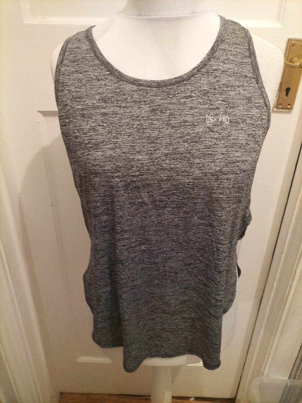 Ladies USA Pro Size Medium Grey Fleck Racer Back T-shirt Sleeveless