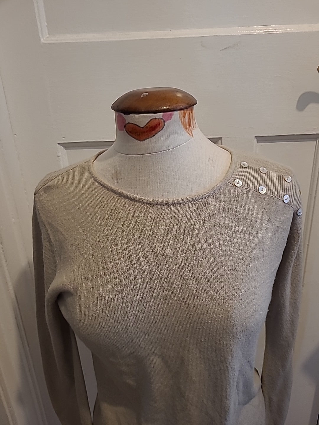 Ladies M&Co Size Medium Beige Long Sleeved Lightweight Pullover Jumper