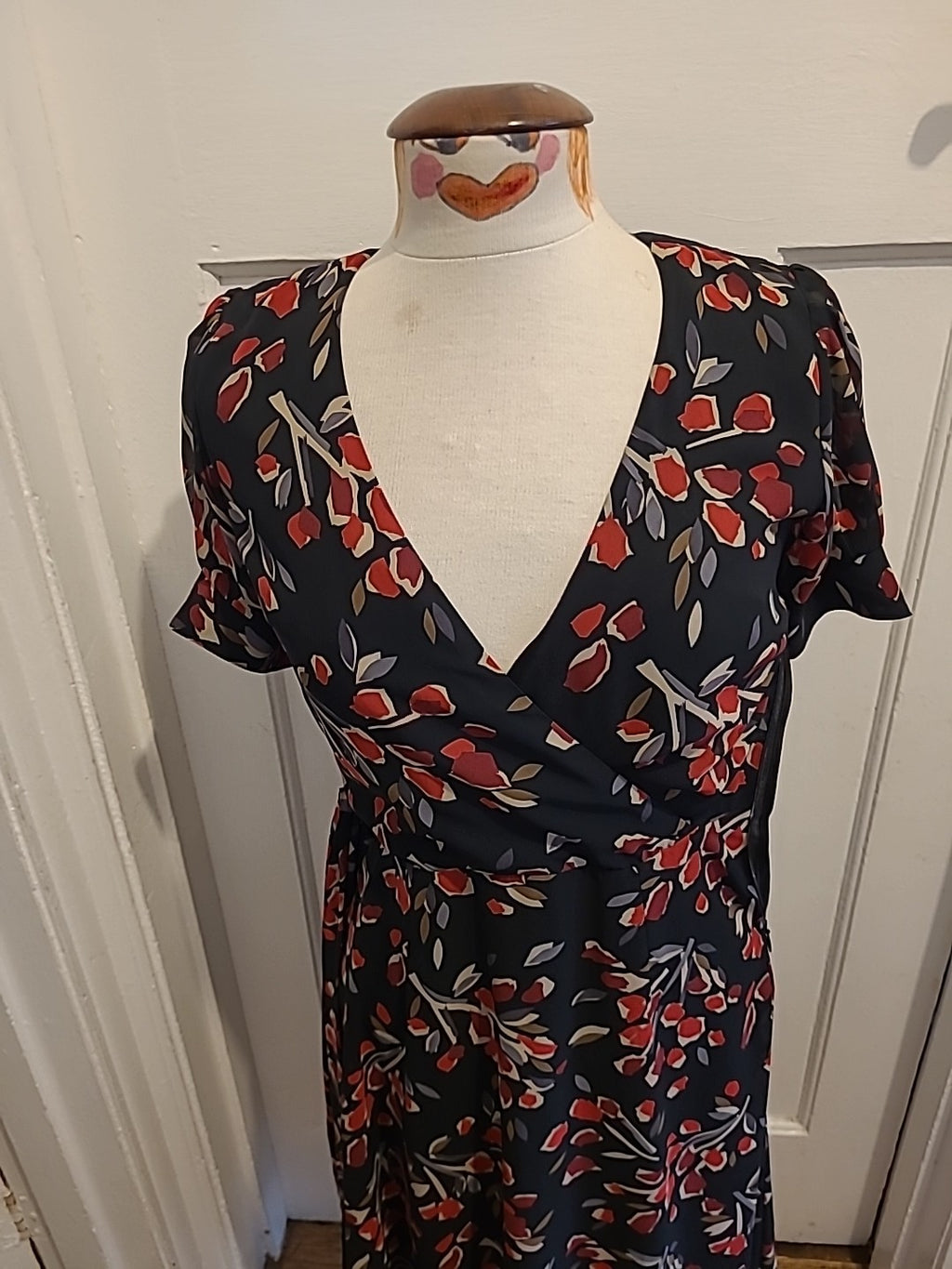 Ladies George Size 8 Black/Purple/Grey Floral V Neck Lined Dress