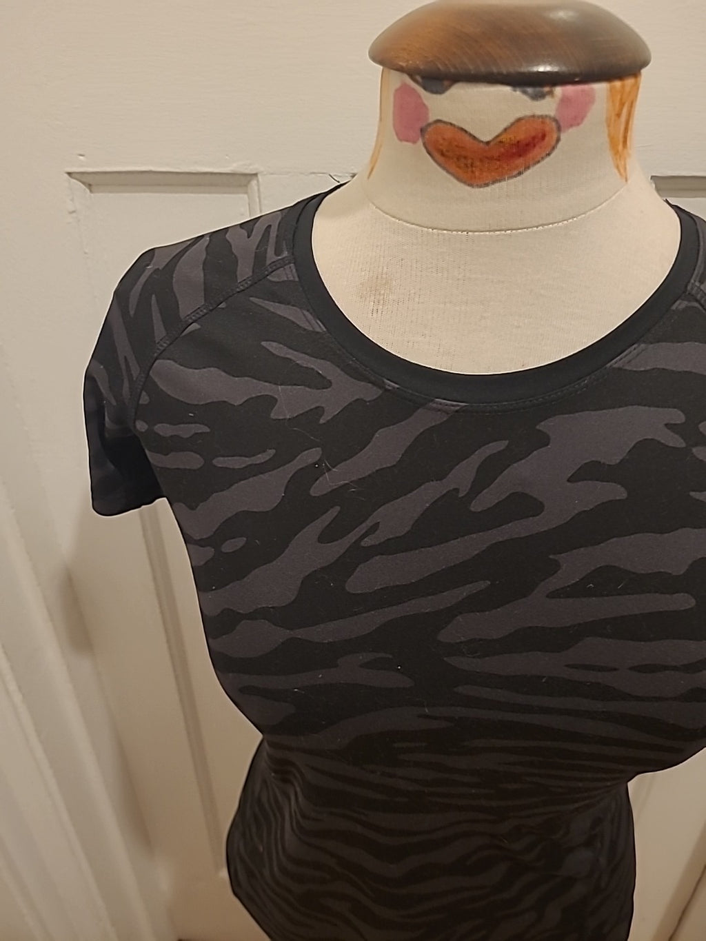 Ladies H&M Sport Size Small Animal Print Style Short Sleeved Tshirt
