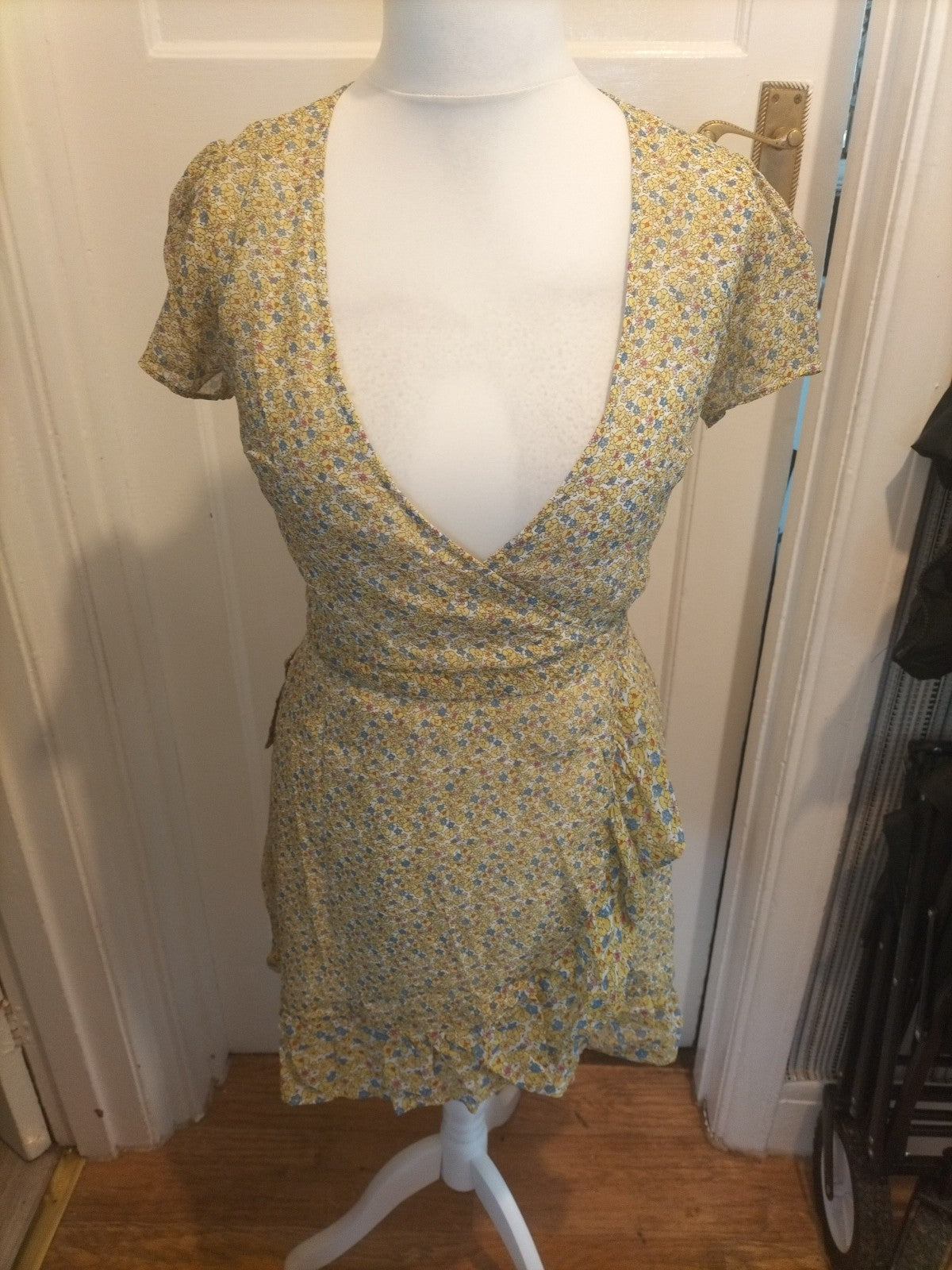 Ladies Jack Wills Size 8 Floral Short Sleeved Dress