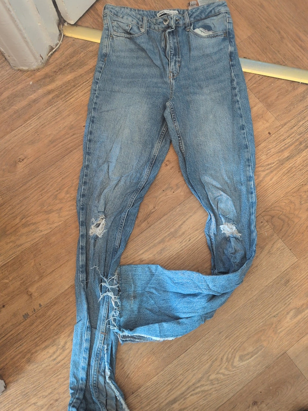 Zara 8 Long Leg Ripped Jeans