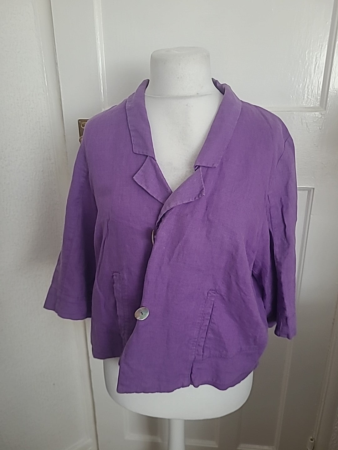 Ladies Vetono Size 3 Purple Buttoned Blouse