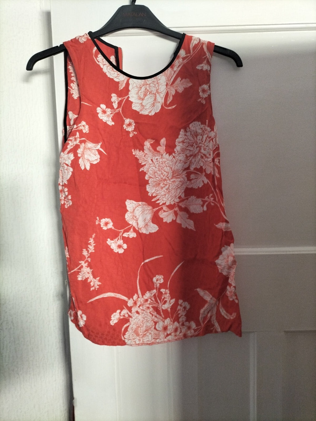 Ladies River Island Size 8 Red And White Sleeveless Blouse