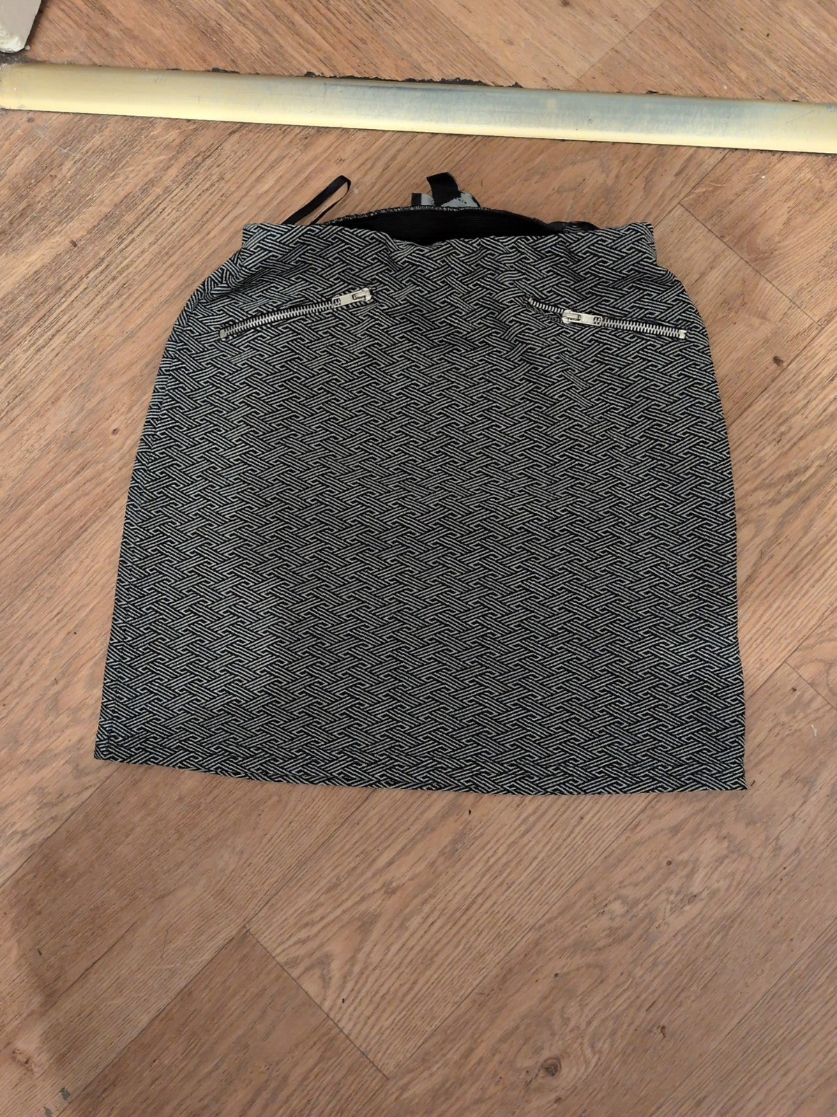 Primark 6 Black And White Elasticated Shirt Mini Skirt