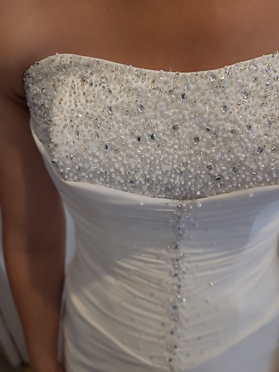Ladies Wedding Gown Size 8 D'ZAGE Pale Ivory & Sequins