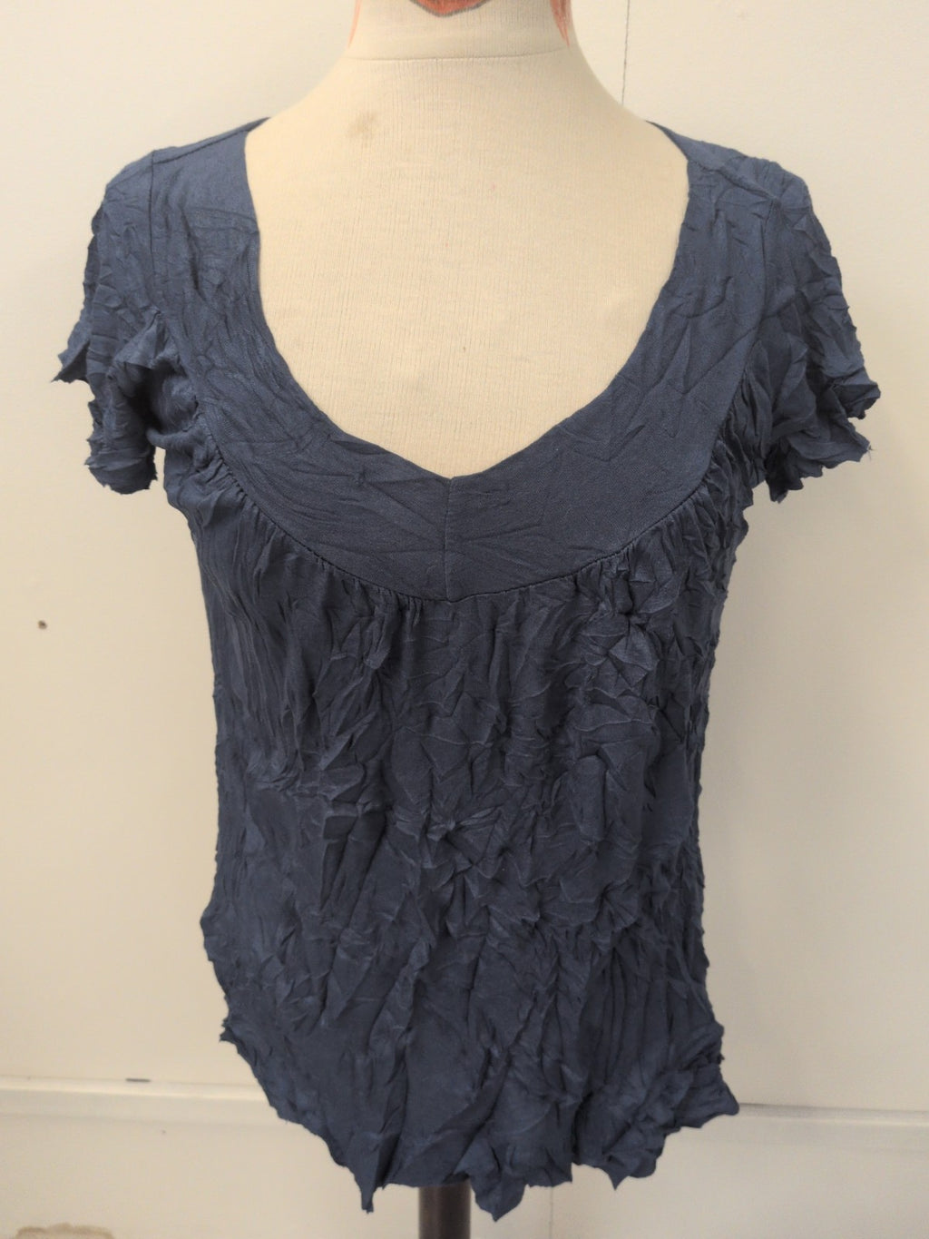 Ladies Size Large Navy Short Sleeve V Neck T-shirt
