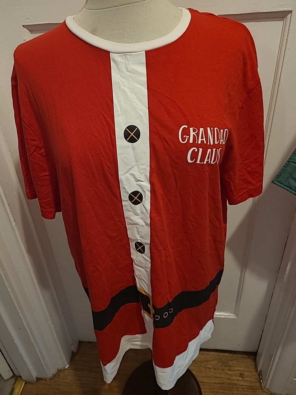 Mens Size Large "Grandad Claus" Tshirt