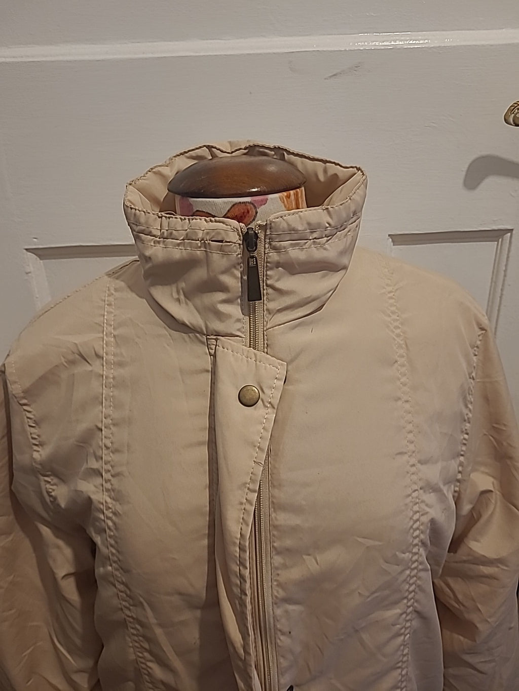 Ladies Neuville Size 14/16 Light Beige Lined Coat
