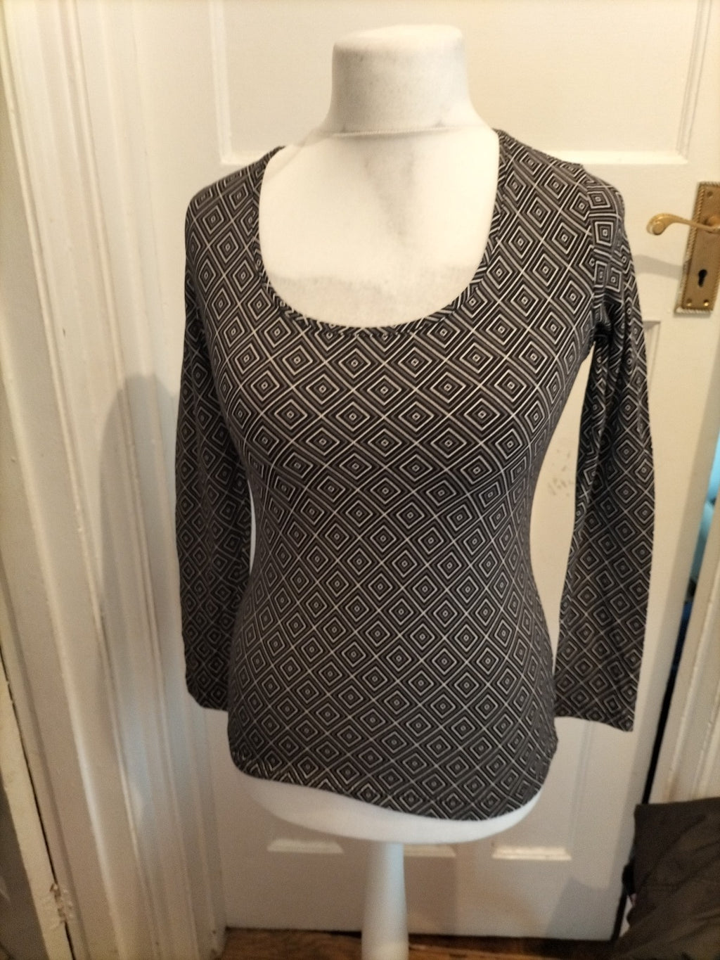 Ladies Esmara Size 10/12 Diamond Pattern Long Sleeve Blouse
