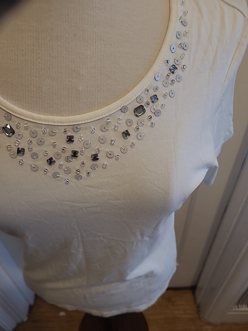 Ladies Micha Size Medium White Short Sleeved Detailed Neck Tshirt