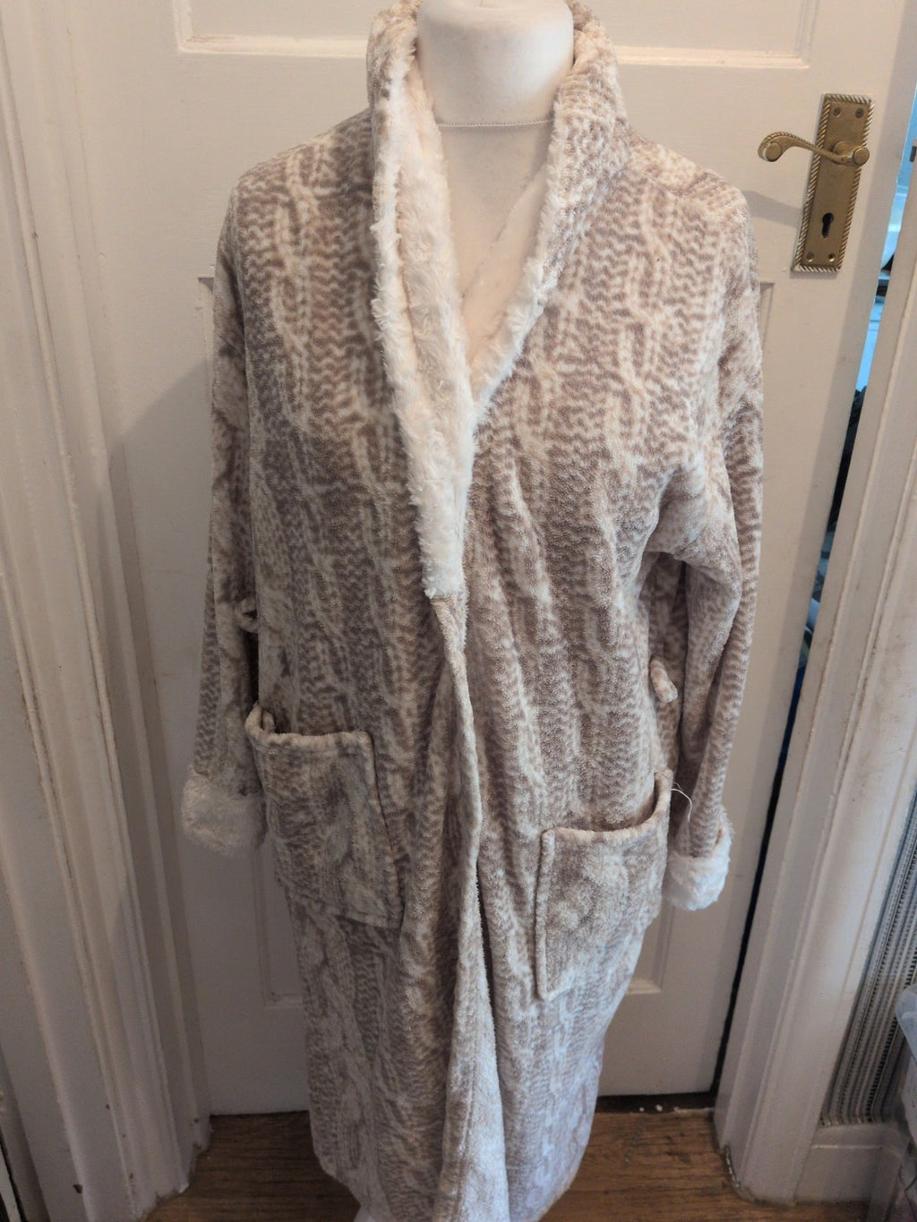 Ladies Loungeable XL Beige And Cream Dressing Gown/Robe No Tie