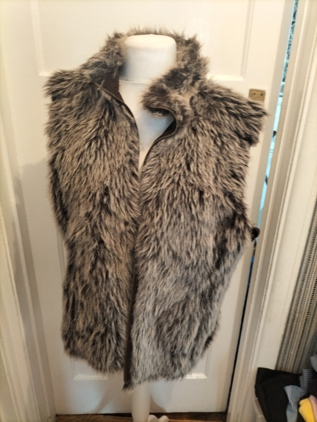 Ladies Size Medium Faux Fur Sleeveless Waistcoat