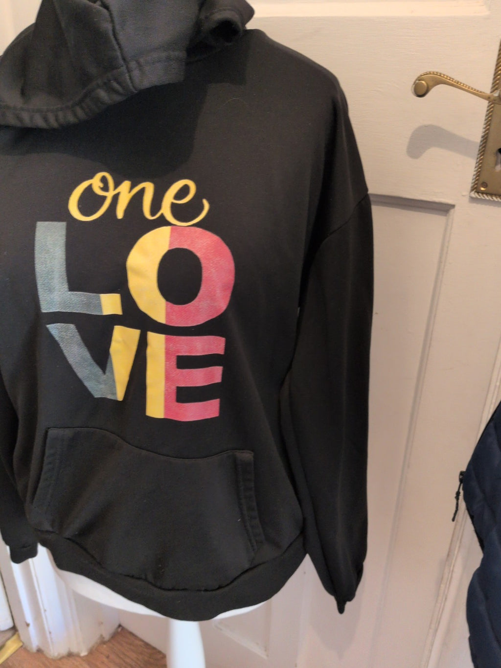 XL Black Pullover Hoodie "One Love" *