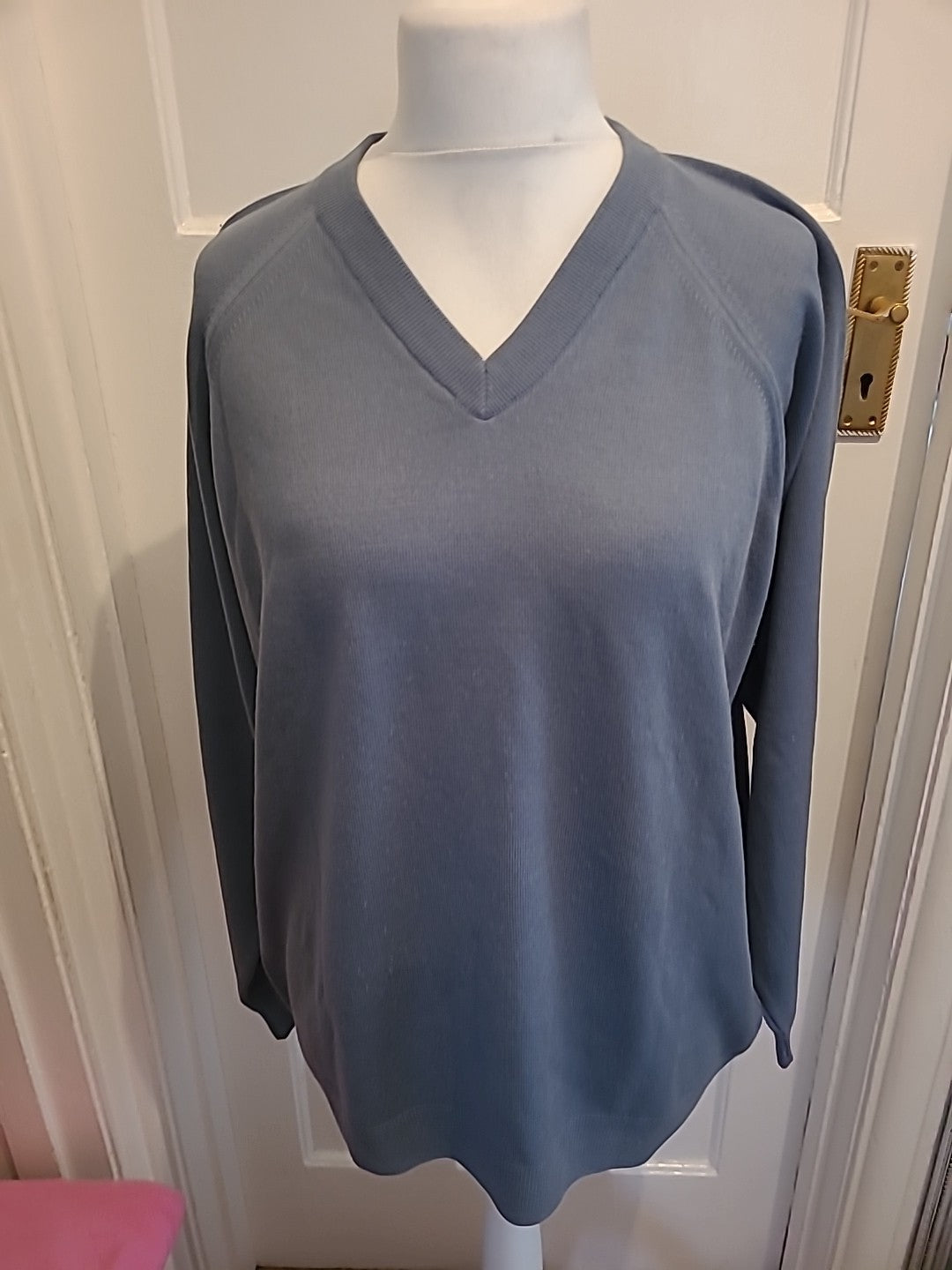 Mens Essentials Size Large 41-43 Blue V Neck Jumper