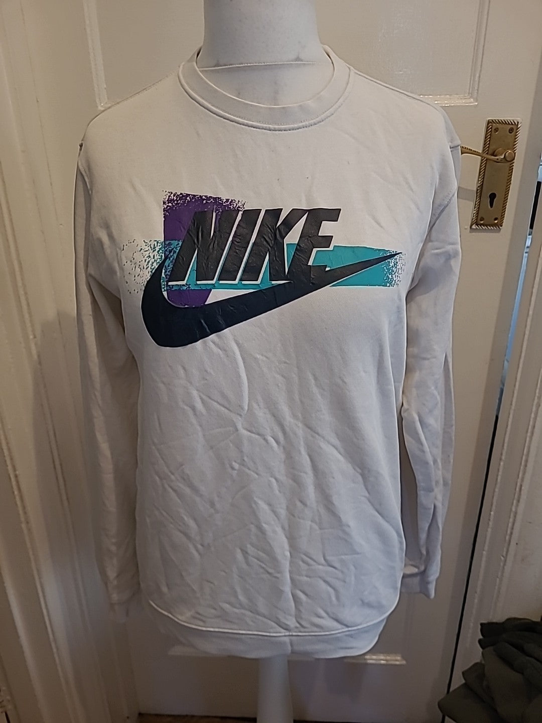Mens Nike Size M White Printed Long Sleeved Tshirt/Jumper