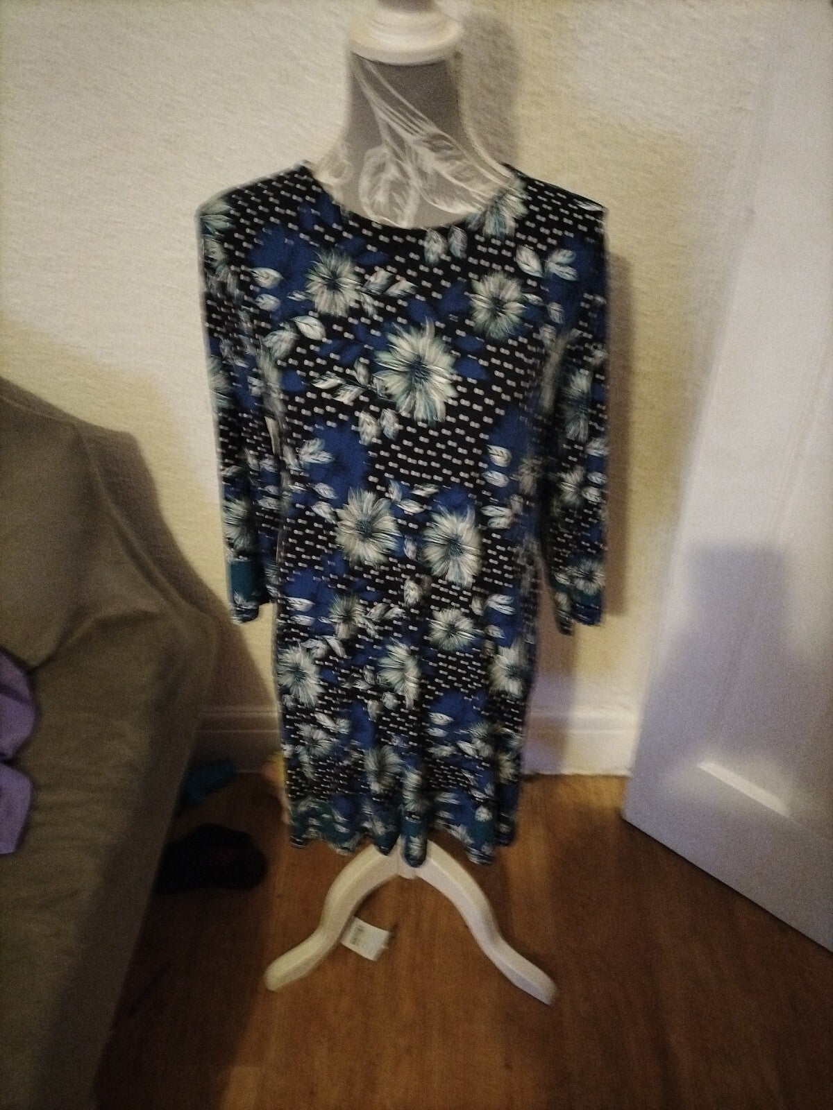Ladies Tu Size 12 Blue Floral Blouse