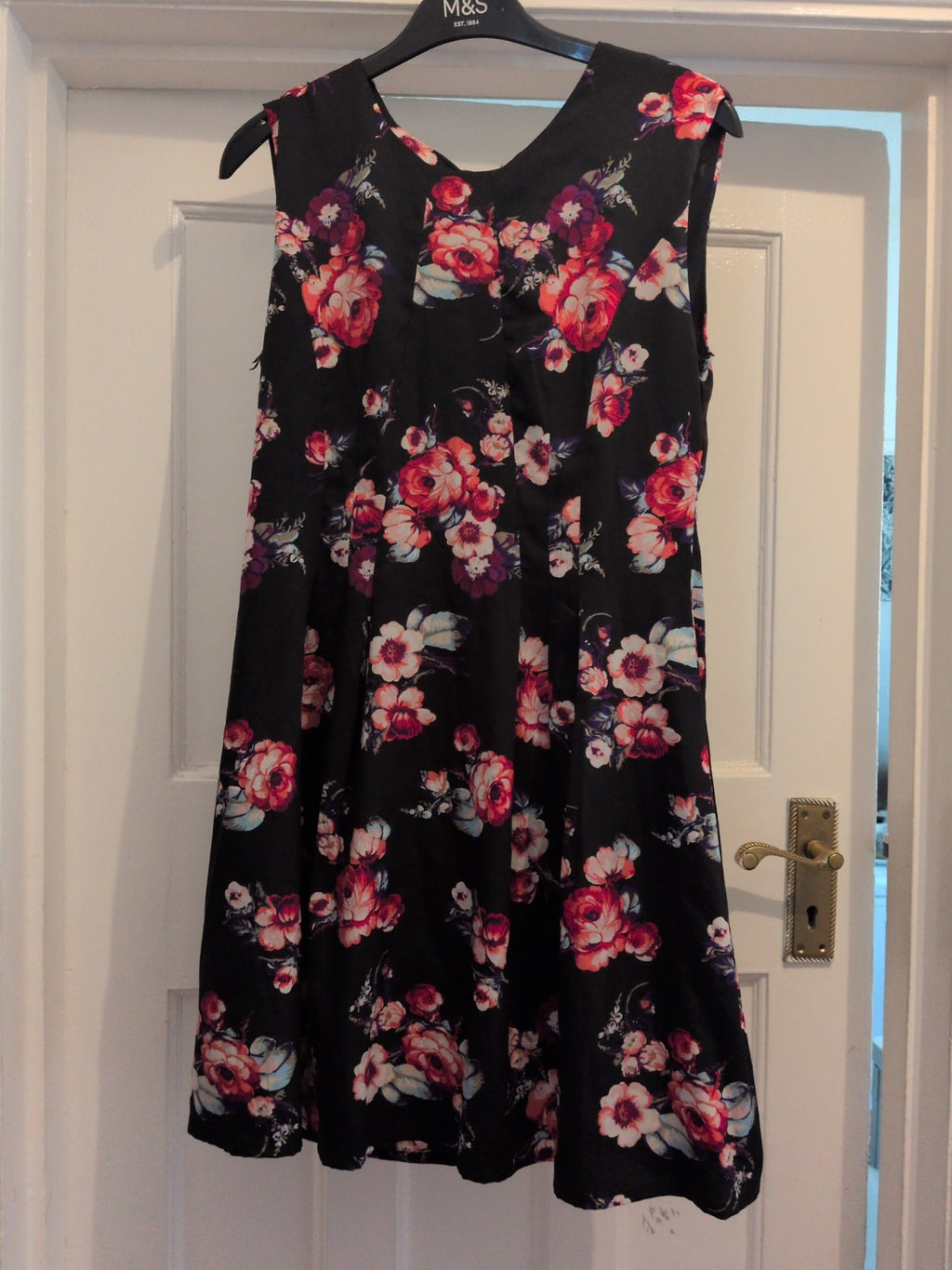 Quiz 10 Black Floral Sleeveless Dress