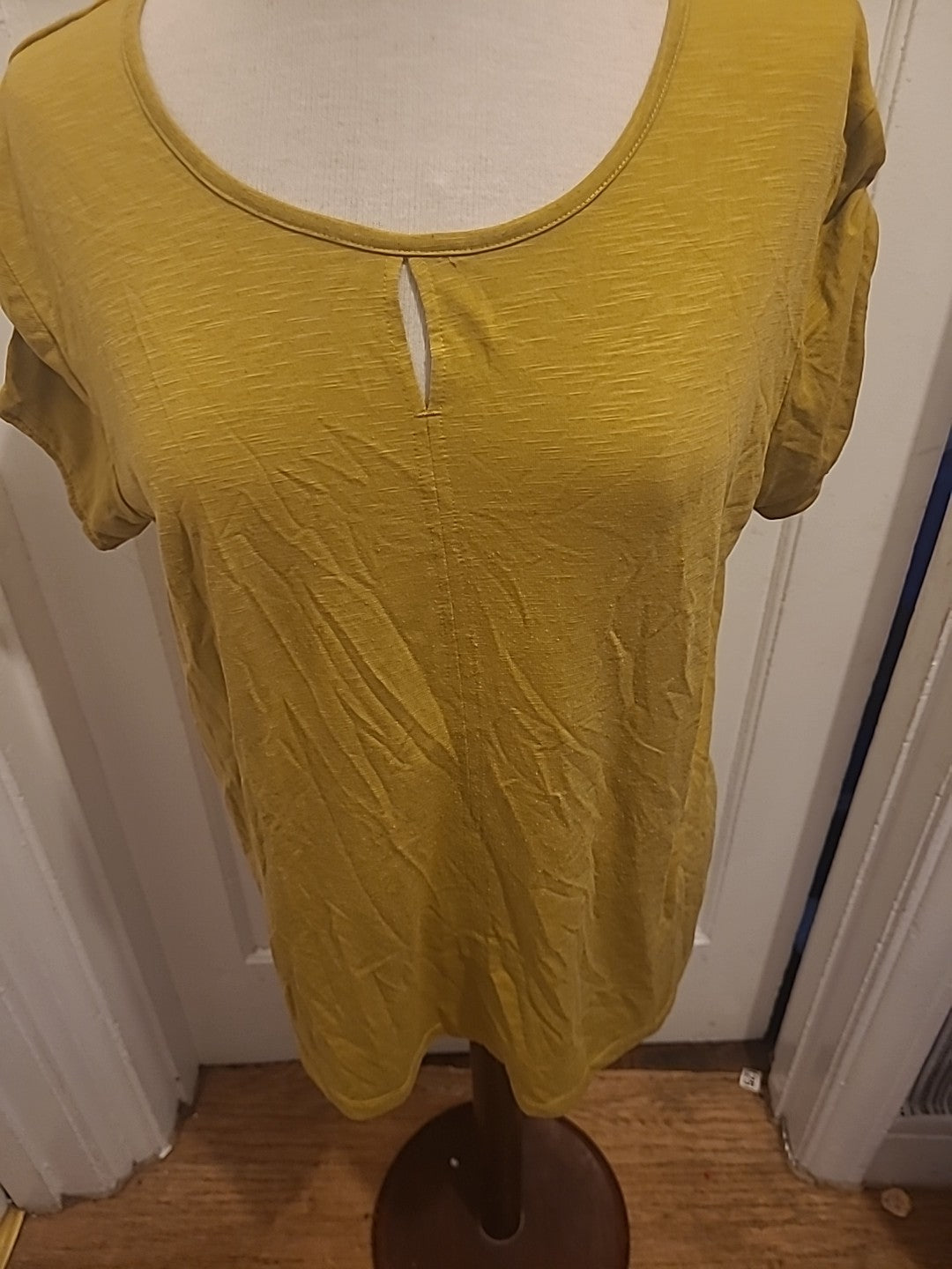 Ladies Viz.A.Viz Size Medium Light Khaki Short Sleeved Tshirt