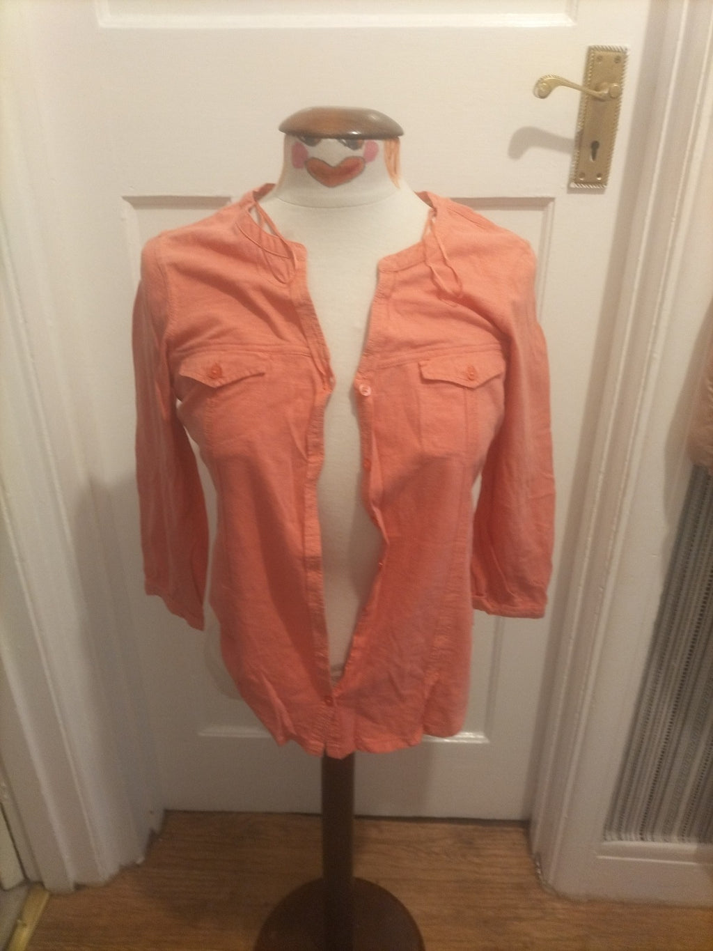 Ladies Tu Size 8 Salmon Long Sleeved Blouse
