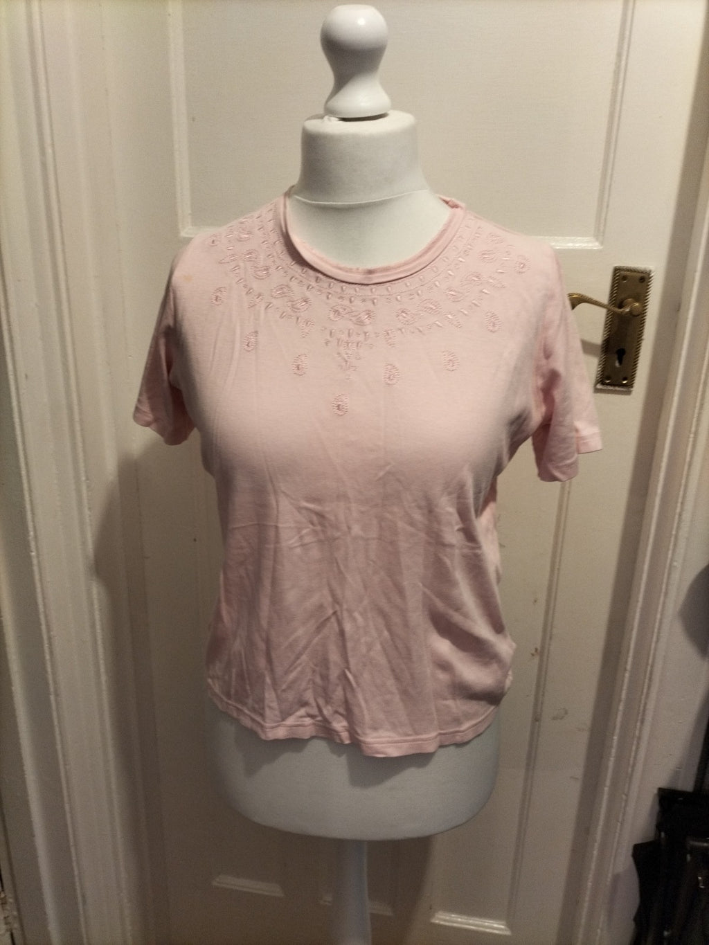 Ladies Honor Millburn Size 14-16 Pink Short Sleeved Embroidery Round Neck Blouse