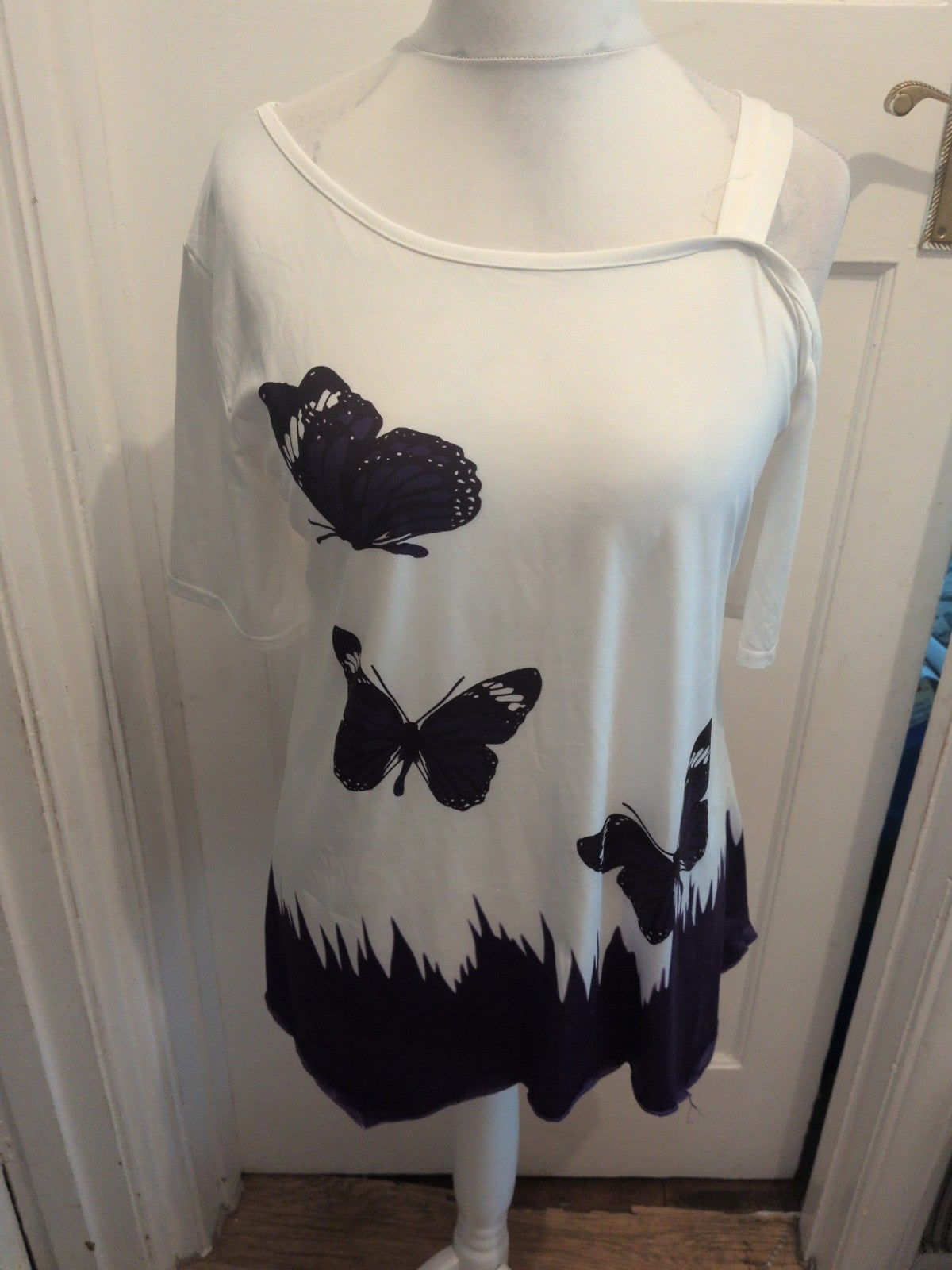 Ladies Shein XL White With Purple Butterfly Short Sleeve T-shirt