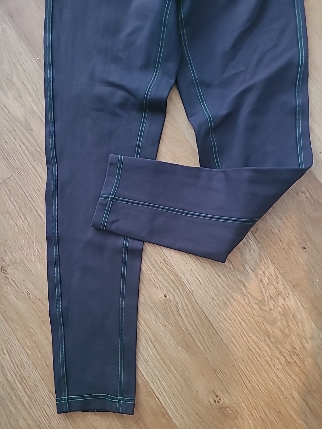 Ladies Life Style Equestrian Size 32" Grey Trousers/leggings