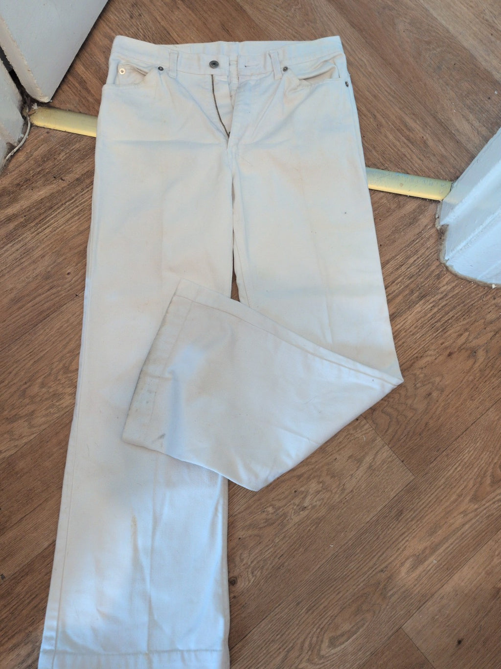 Levi 521 32x32 White Denim Jeans