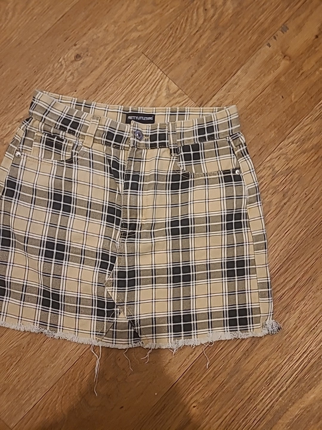 Ladies Prettylittlething Size 8 Beige Check Frayed Hem Skirt