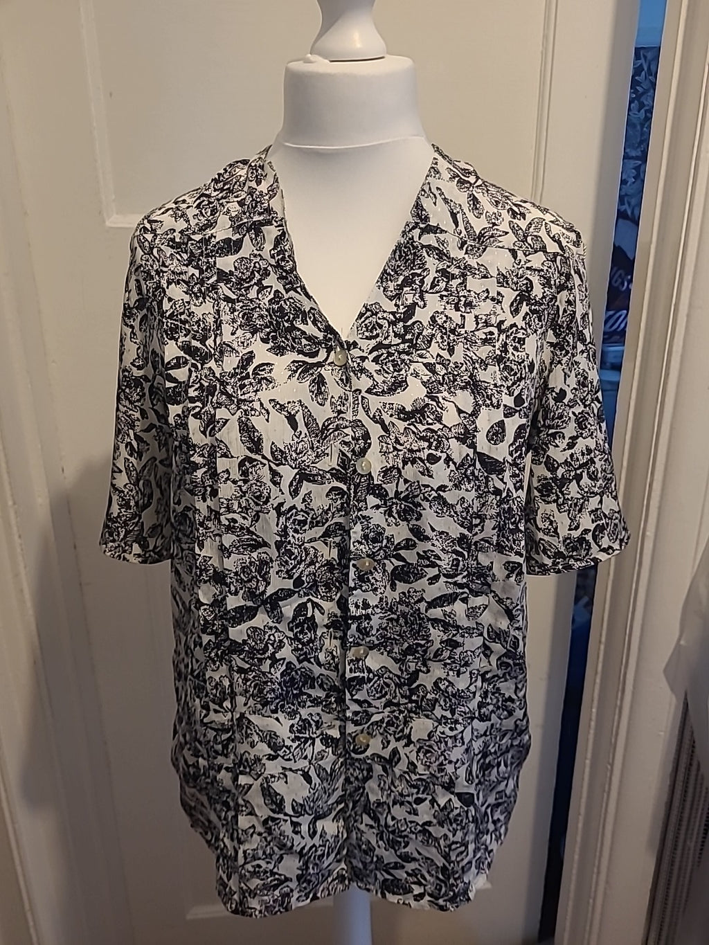Ladies St Michael Size 12 Black And White Buttoned Butterfly Blouse